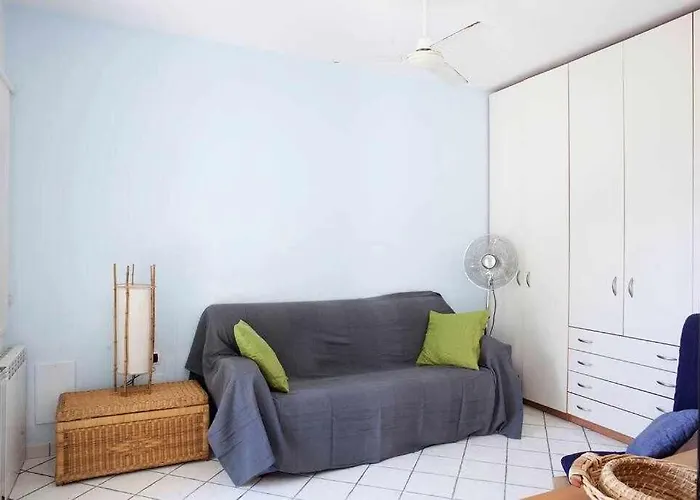 Donna Saretta Casetta Tradizionale Amalfitana Αμάλφι