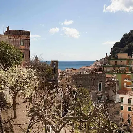 Donna Saretta Casetta Tradizionale Amalfitana アマルフィ