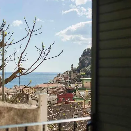 Donna Saretta Casetta Tradizionale Amalfitana